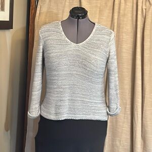 H&M Divided sweater. Gray and white with a 3/4 sleeve. Slit on the side size Med